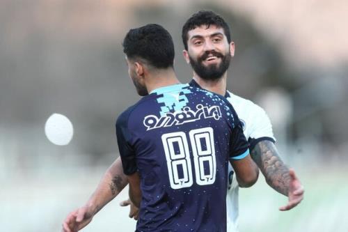 تایید برخورد فرهاد مجیدی با دو مدافع استقلال به علت بیرانوند