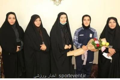 استقبال زنان گلستانی از عضو تیم ملی فوتبال بانوان کشورمان