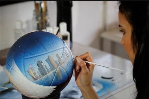از نقاشی بر کفش لیونل مسی تا توپ های جام جهانی