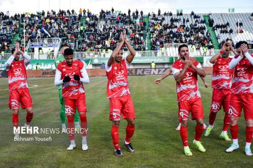 تاثیر مثبت کارتال روی روند پرسپولیس سرخ ها شانس قهرمانی دارند