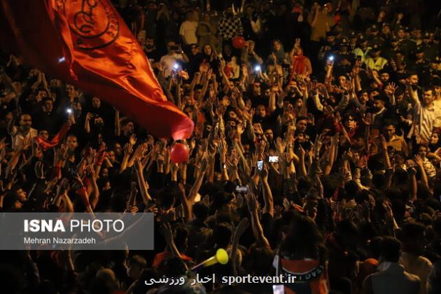 شبی که واژه تراکتور رنگ زندگی شد
