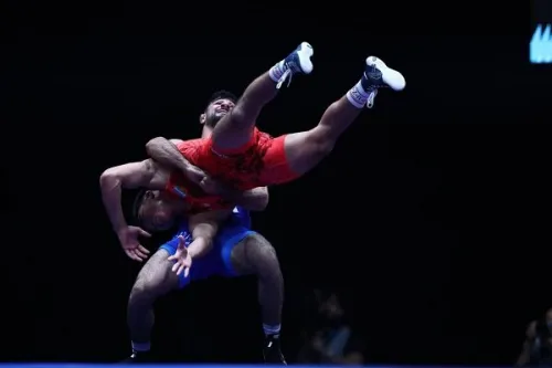 تیم های قوی در لیگ کشتی زیاد شود