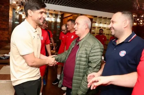 حضور مهدی تاج در جمع ملی پوشان فوتسال ایران