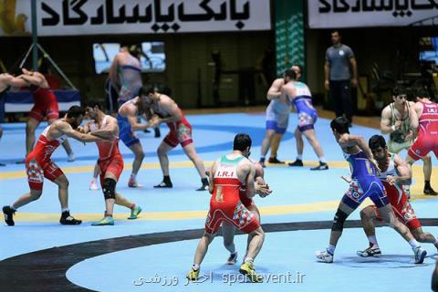 اردونشینان تیم كشتی آزاد و فرنگی جوانان عرضه شدند