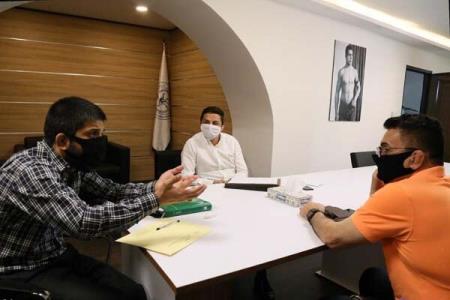 نشست محمد بنا با رئیس فدراسیون كشتی
